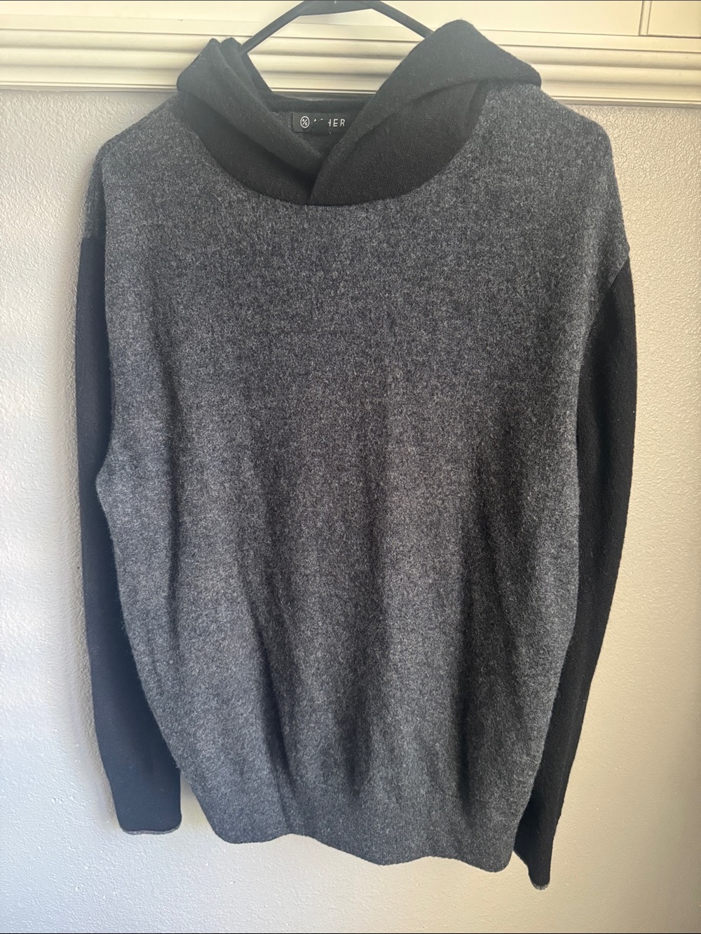 Men's Hooded Two-Tone Cashmere Hoodie - Gray/Black